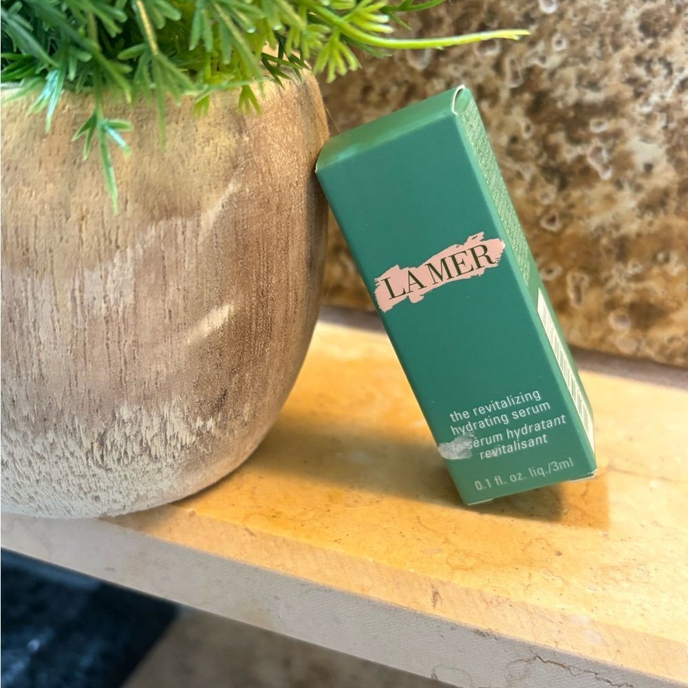 NEW in Box La Mer The Revitalizing Hydrating Serum - .1 fl oz